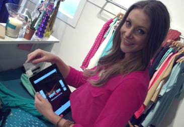 BOTIQUE-SHOPPING-MOBILE-PAYMENT-366X251 botique-shopping-mobile-payment-366x251