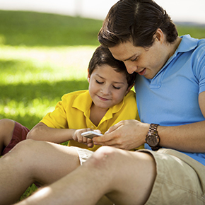 Devices Help Dads Balance Personal, Professional Lives