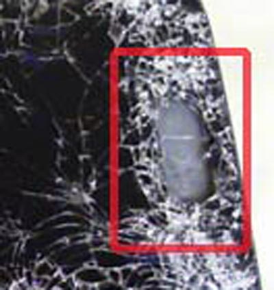 cracks with missing buttons